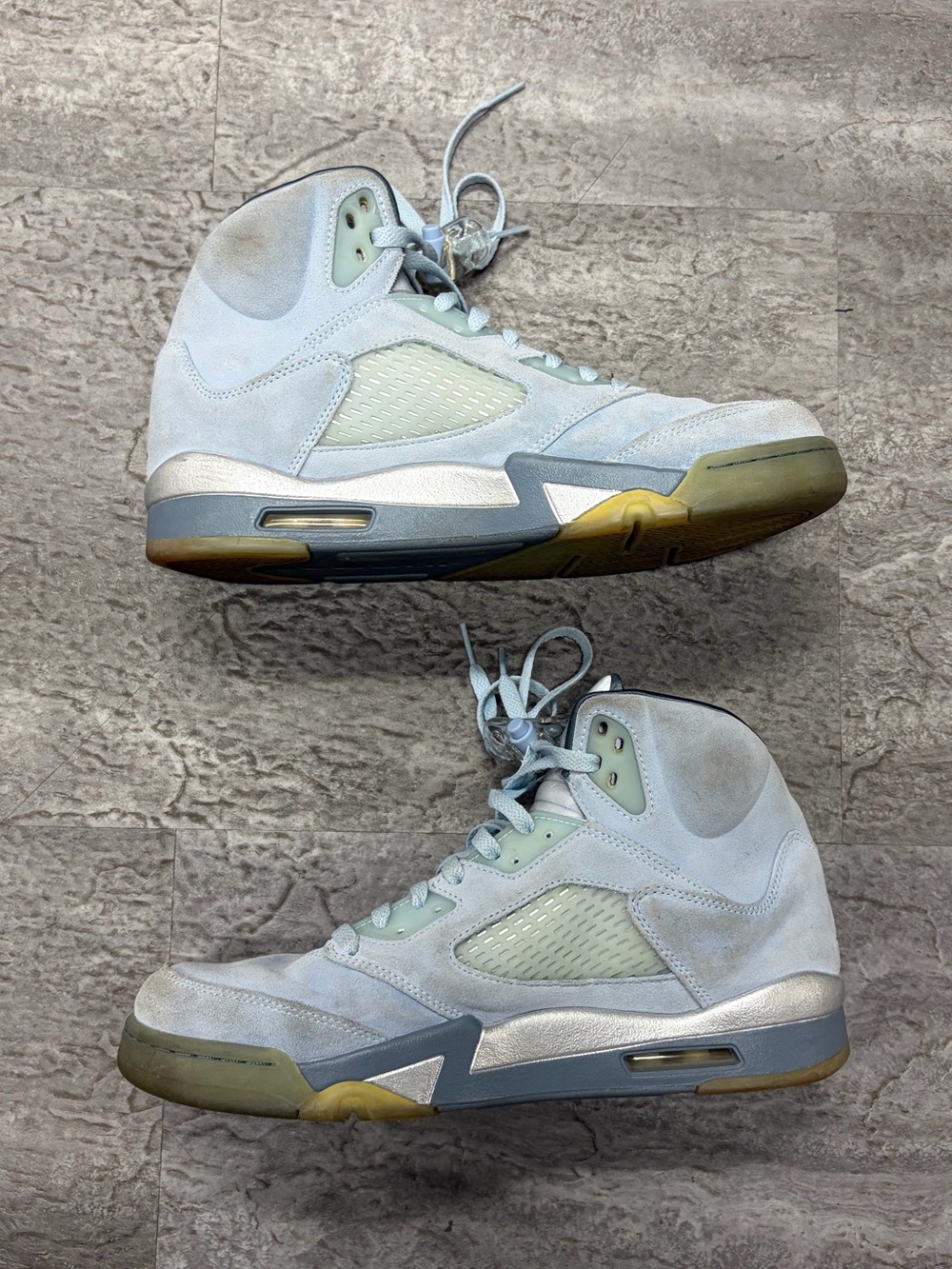 Jordan 5 Bluebird Sneakers - Picture 3 of 5